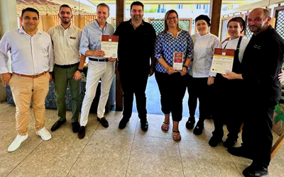 Κρητικές γεύσεις στο Paralos Kosta Mare